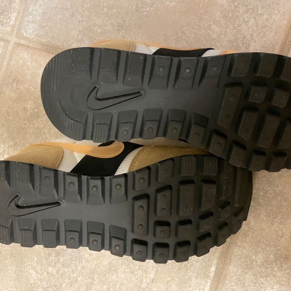 Nike shoe V Love Ox White Parachute Beige womens - Picture 2 of 5